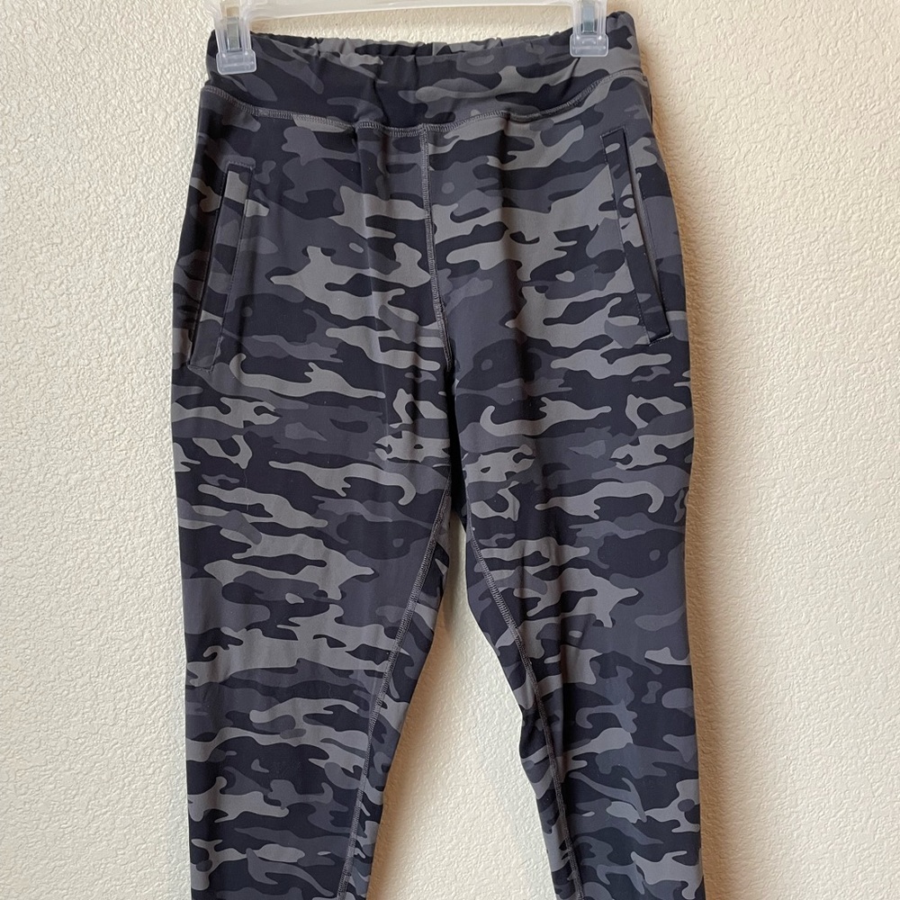 Women’s Camo Alphalete Jogger Size Small